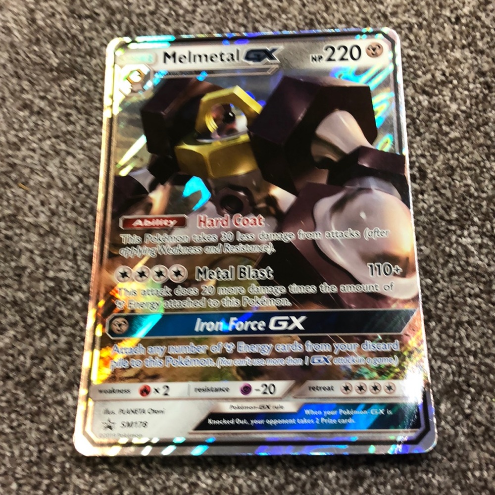 Giant Pokémon card